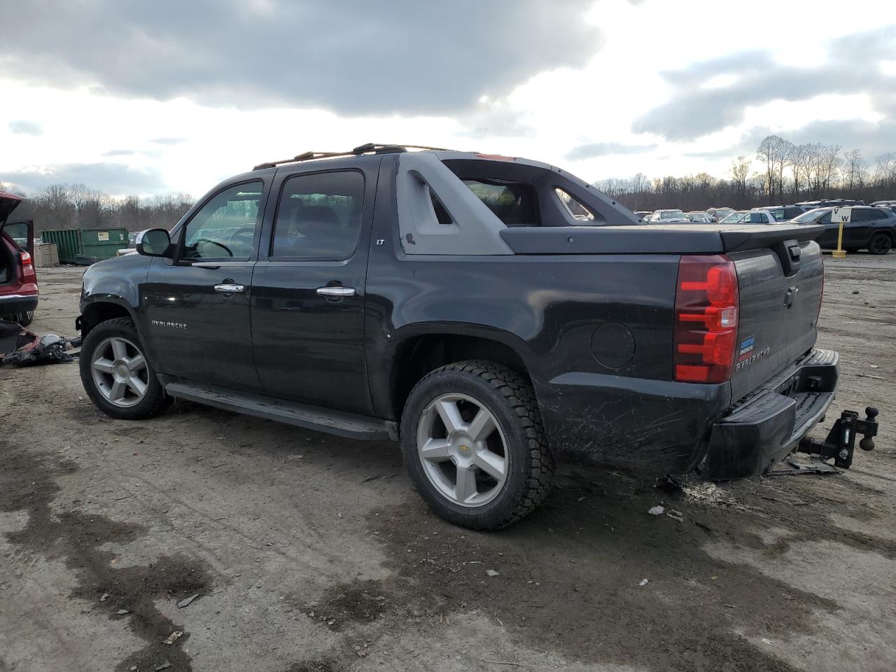 CHEVROLET AVALANCHE 2011 — 3