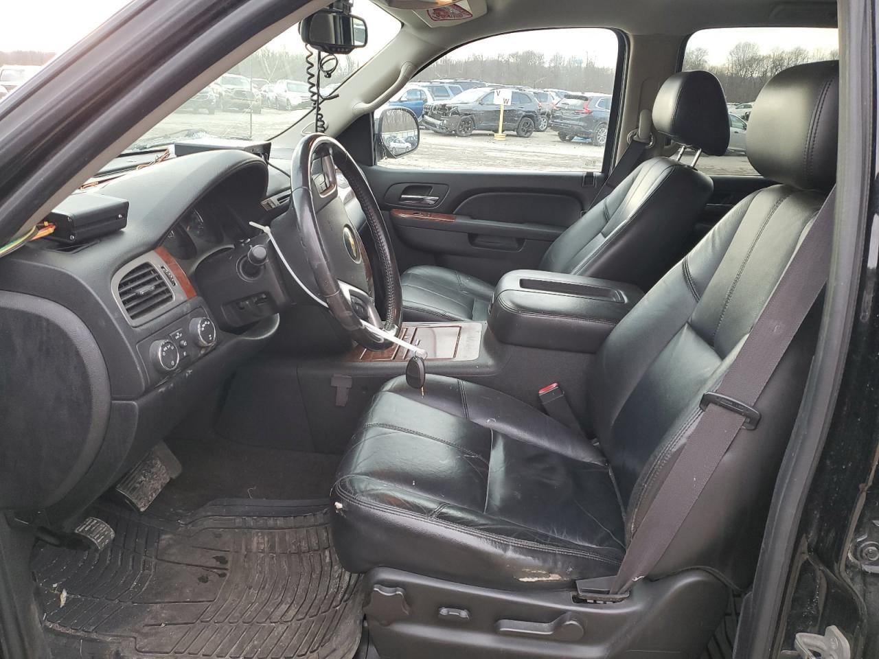CHEVROLET AVALANCHE 2011 — 8