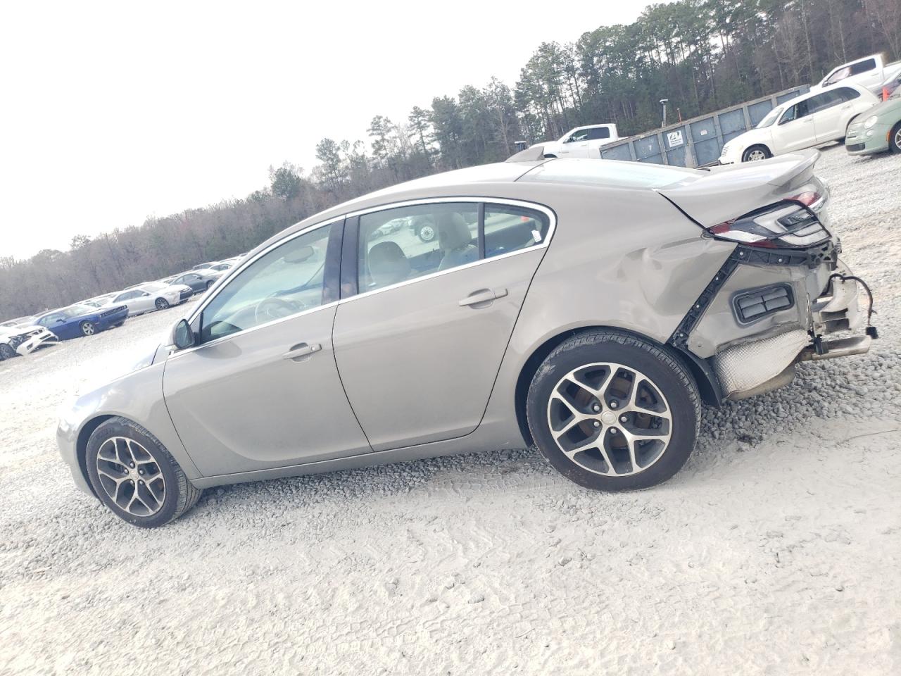BUICK REGAL 2017 — 3