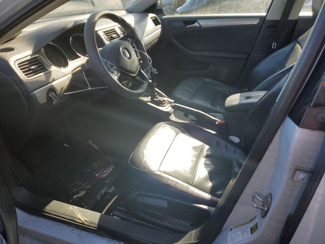 VOLKSWAGEN JETTA 2017 — 8