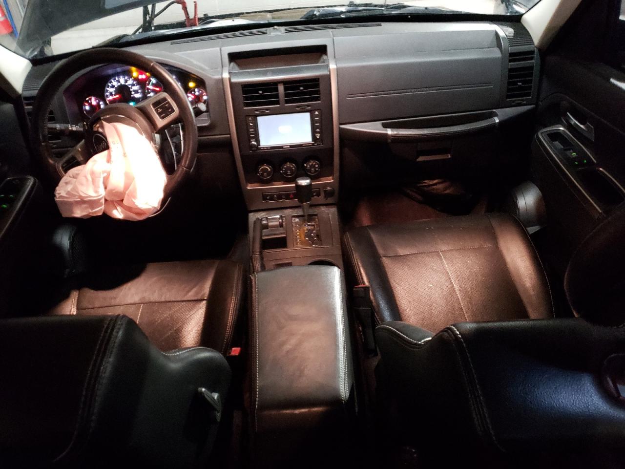 JEEP LIBERTY 2011 — 9
