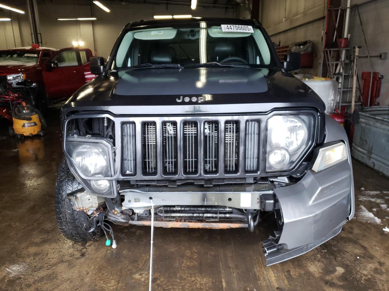 JEEP LIBERTY 2011 — 6