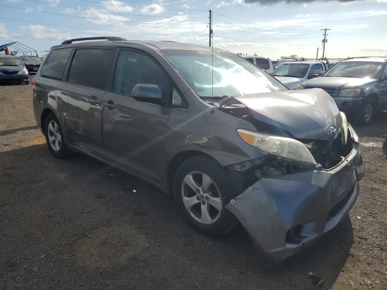2011 TOYOTA SIENNA LE