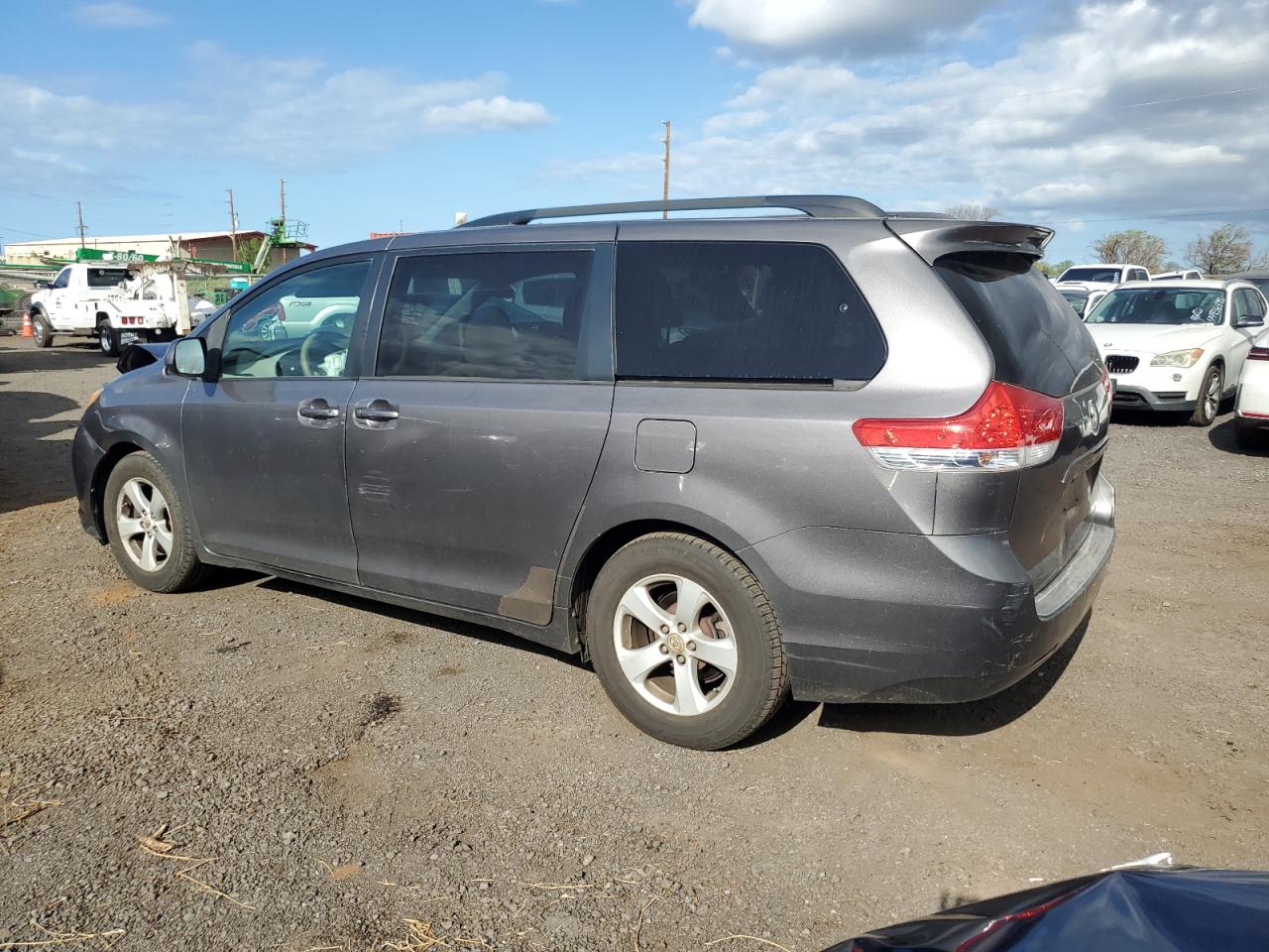 TOYOTA SIENNA 2011 — 3