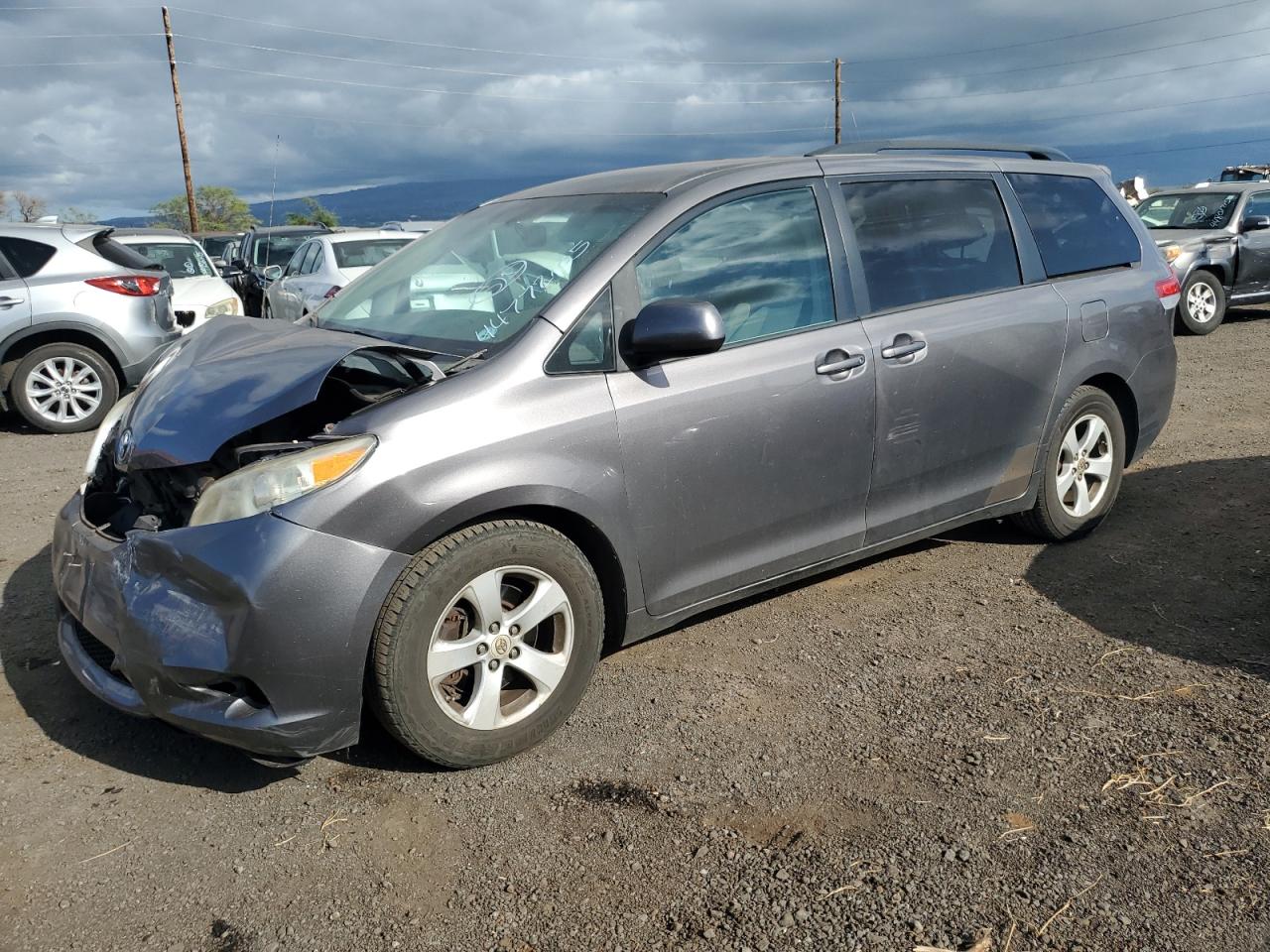 2011 TOYOTA SIENNA LE