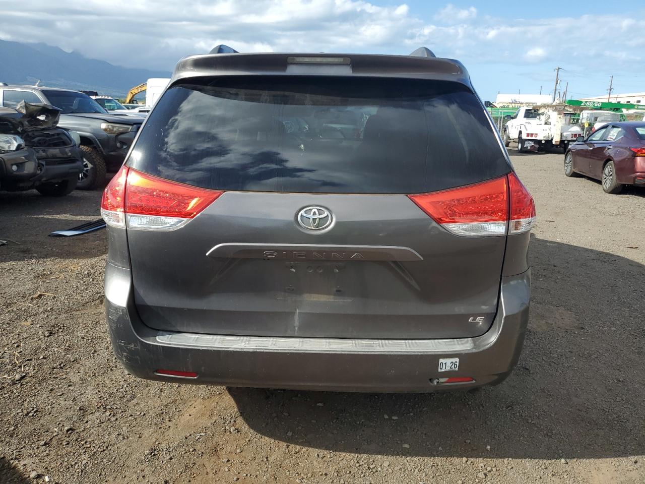 TOYOTA SIENNA 2011 — 7