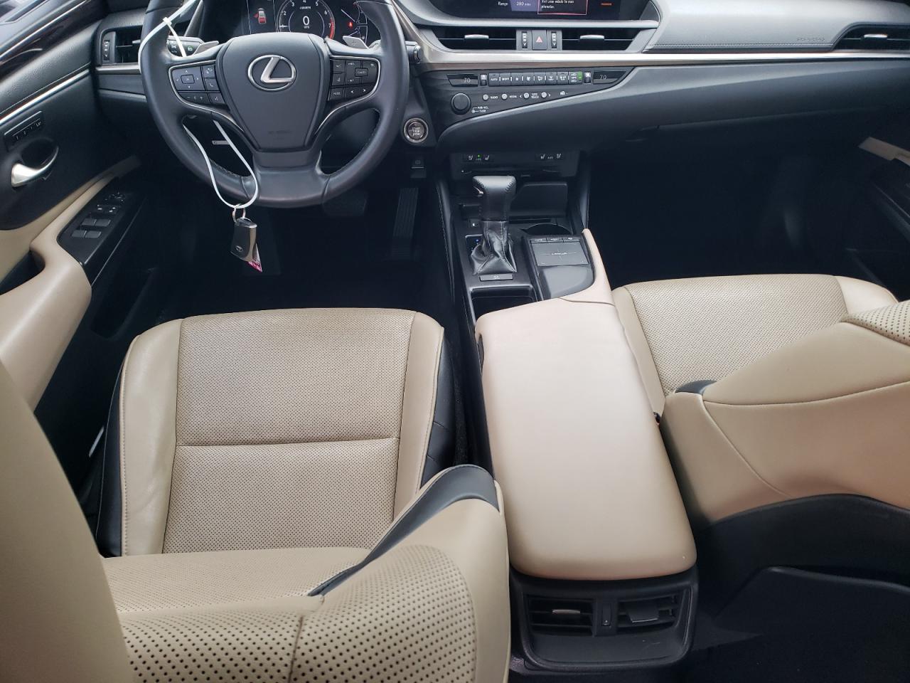 LEXUS ES 2019 — 9