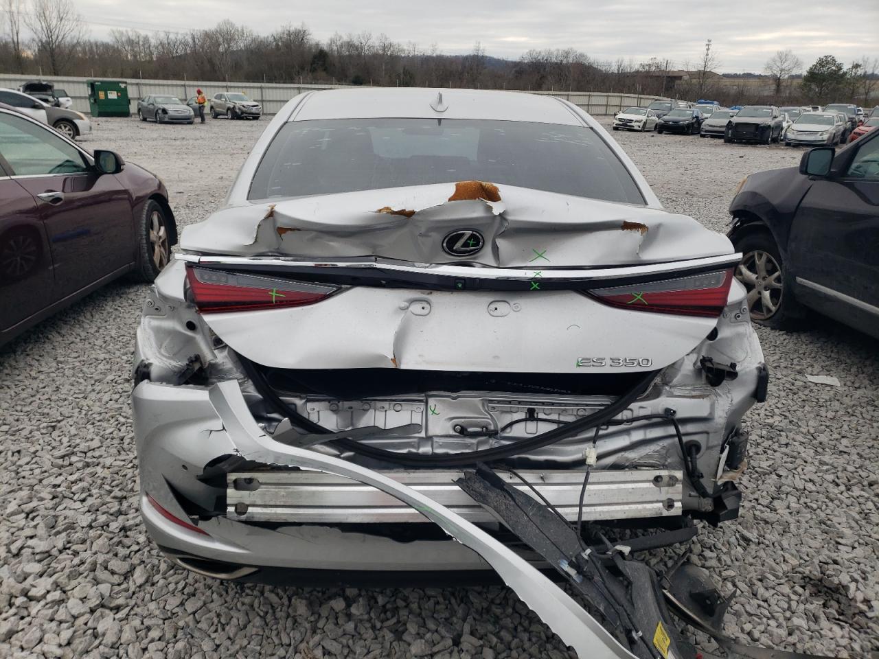 LEXUS ES 2019 — 7