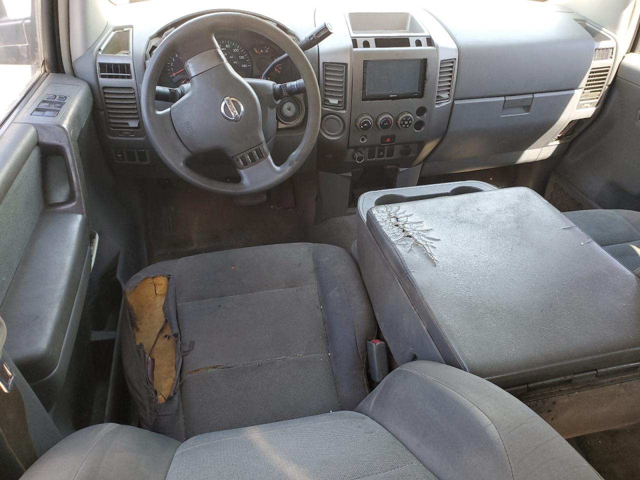 NISSAN TITAN 2005 — 9
