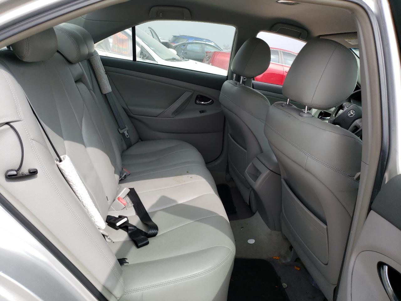 TOYOTA CAMRY BASE 2011 — 11