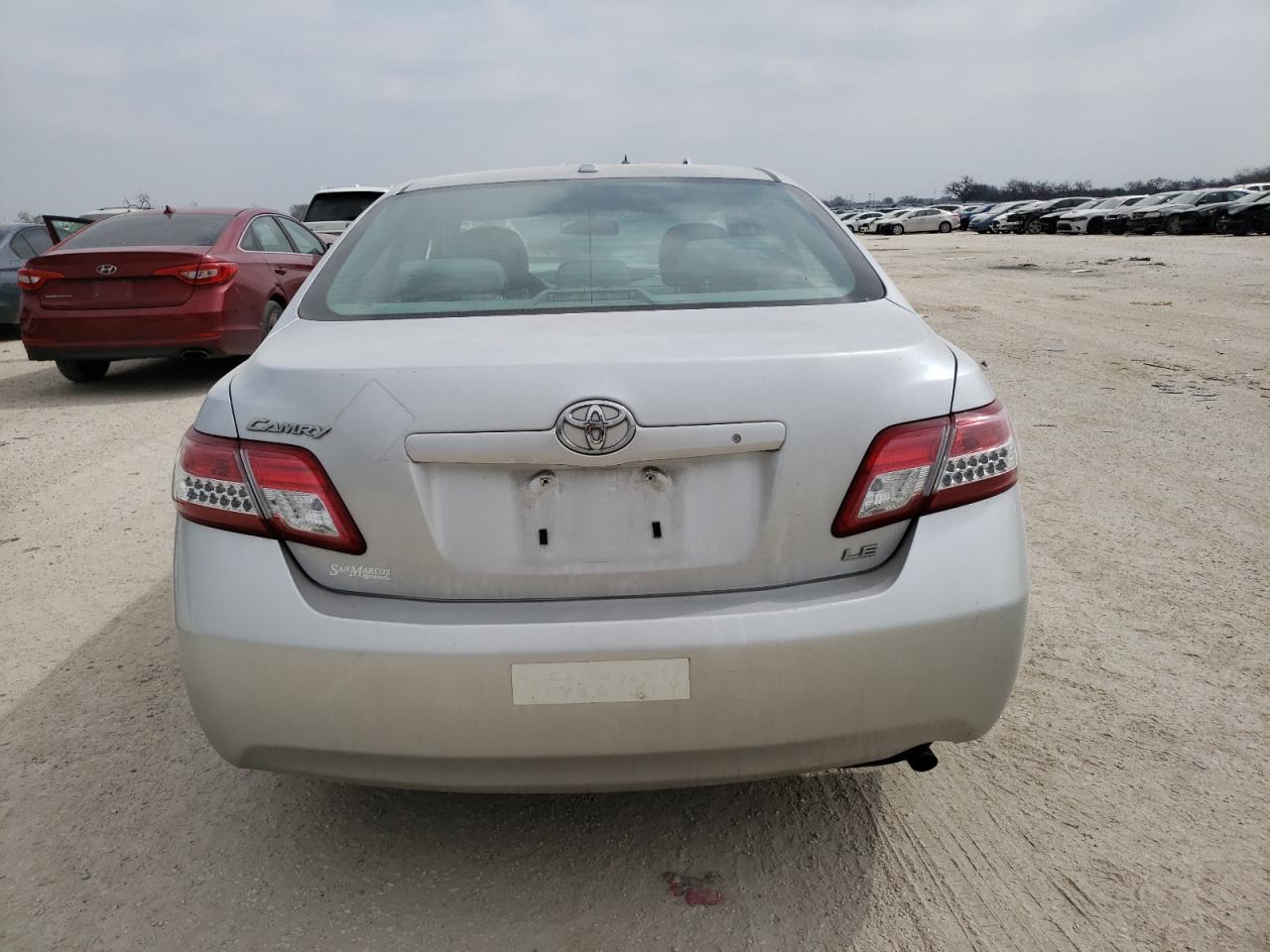 TOYOTA CAMRY BASE 2011 — 7