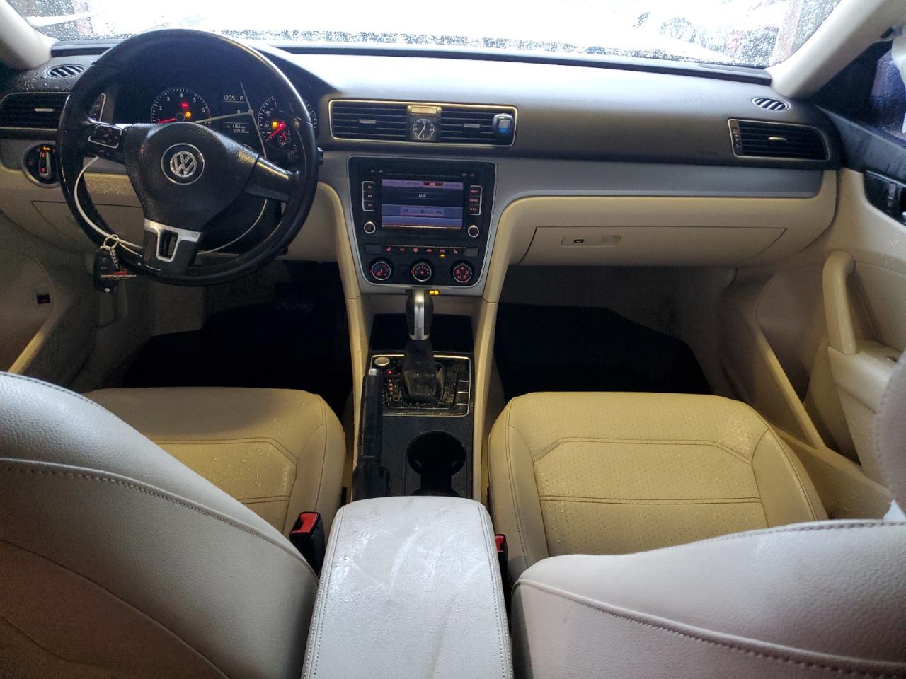 VOLKSWAGEN PASSAT 2015 — 9