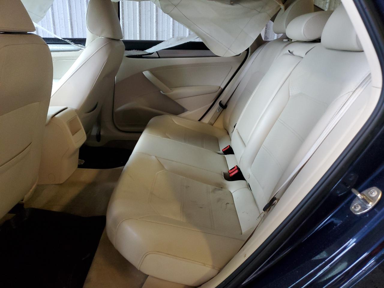 VOLKSWAGEN PASSAT 2015 — 11