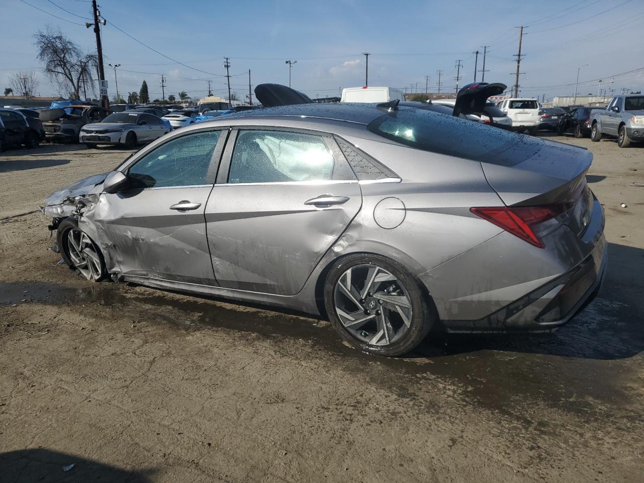 HYUNDAI ELANTRA 2024 — 3