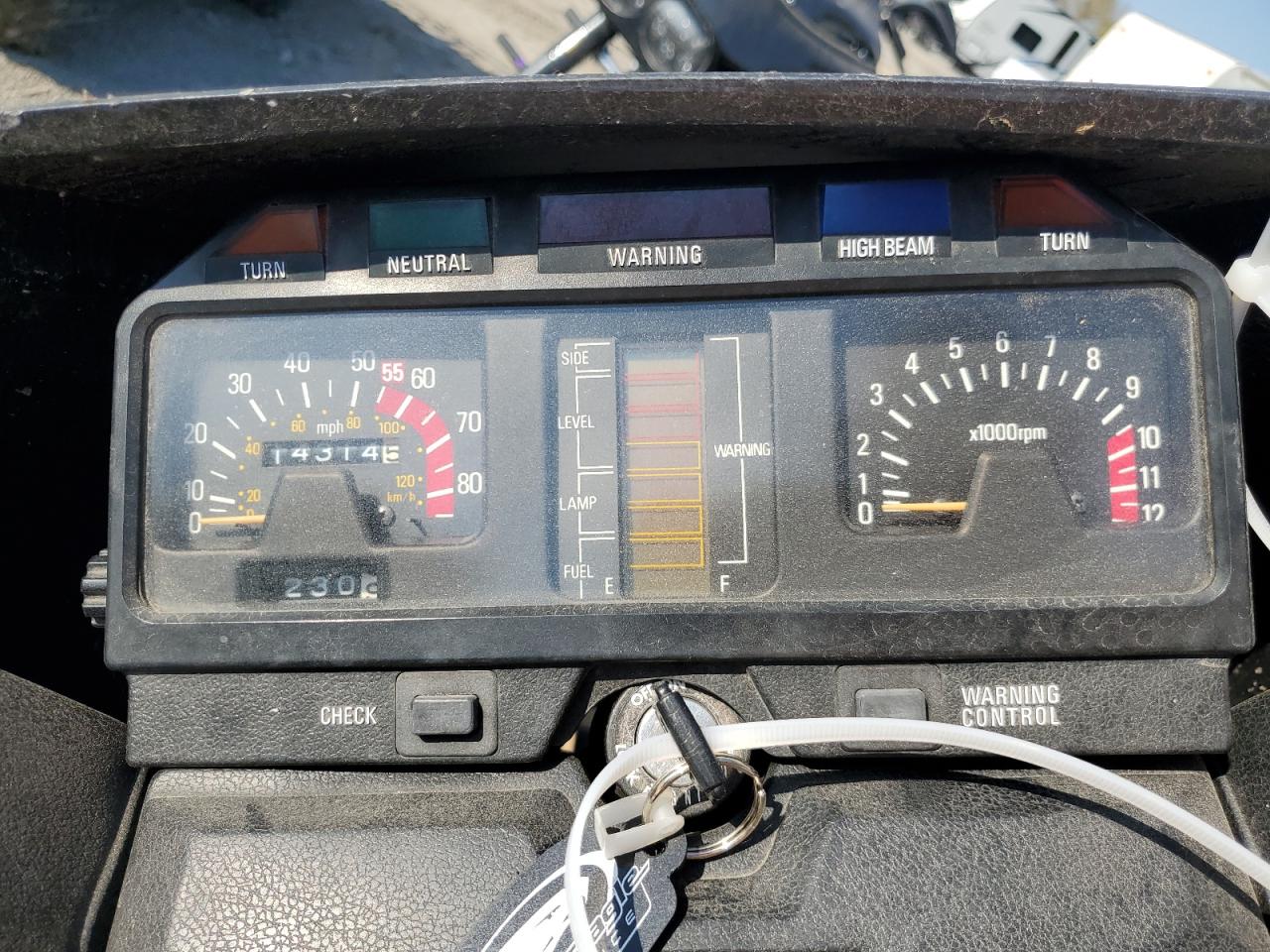 YAMAHA XJ750 1981 — 8