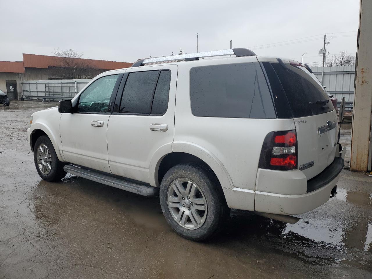 FORD EXPLORER 2010 — 3