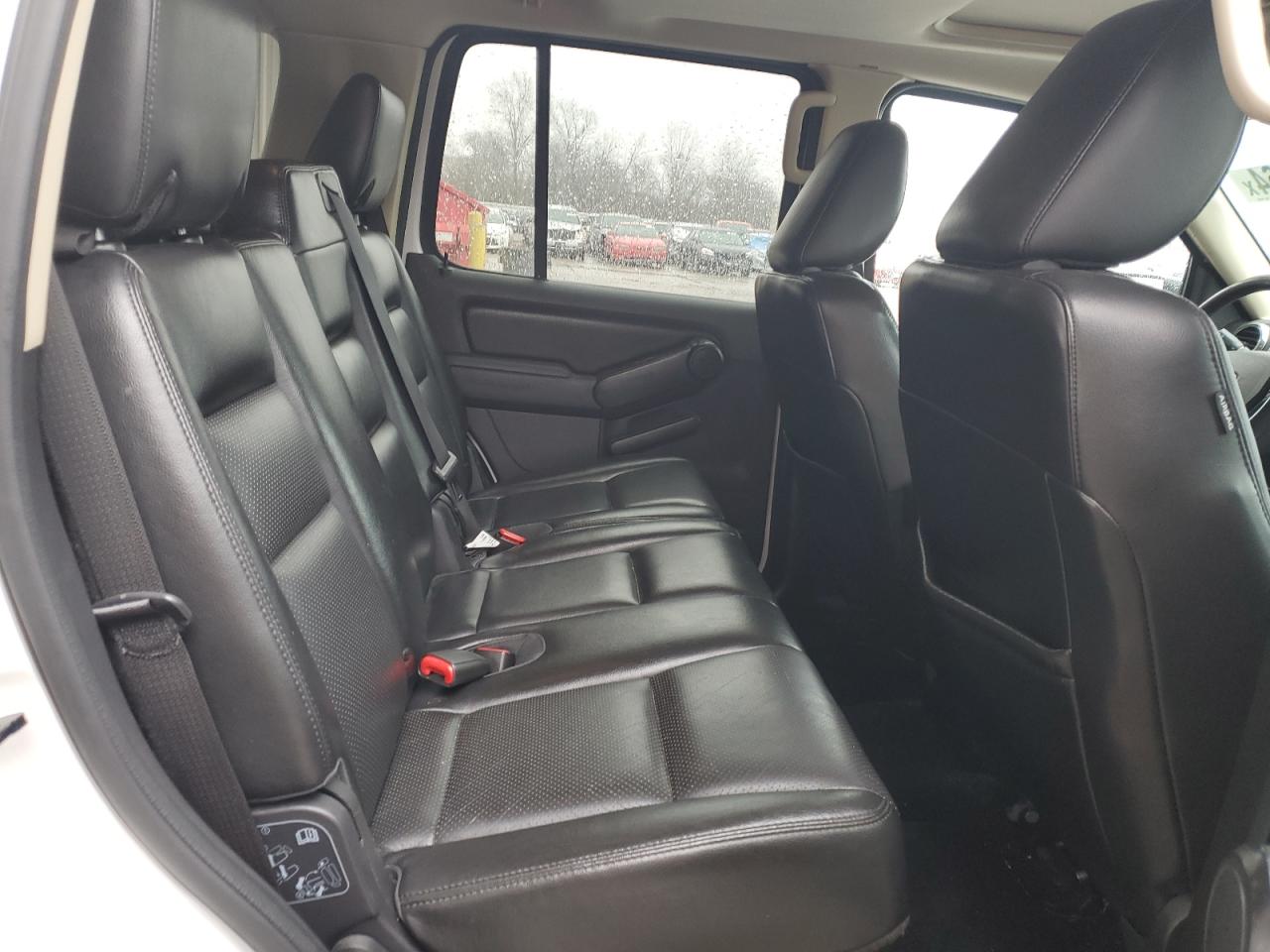 FORD EXPLORER 2010 — 11