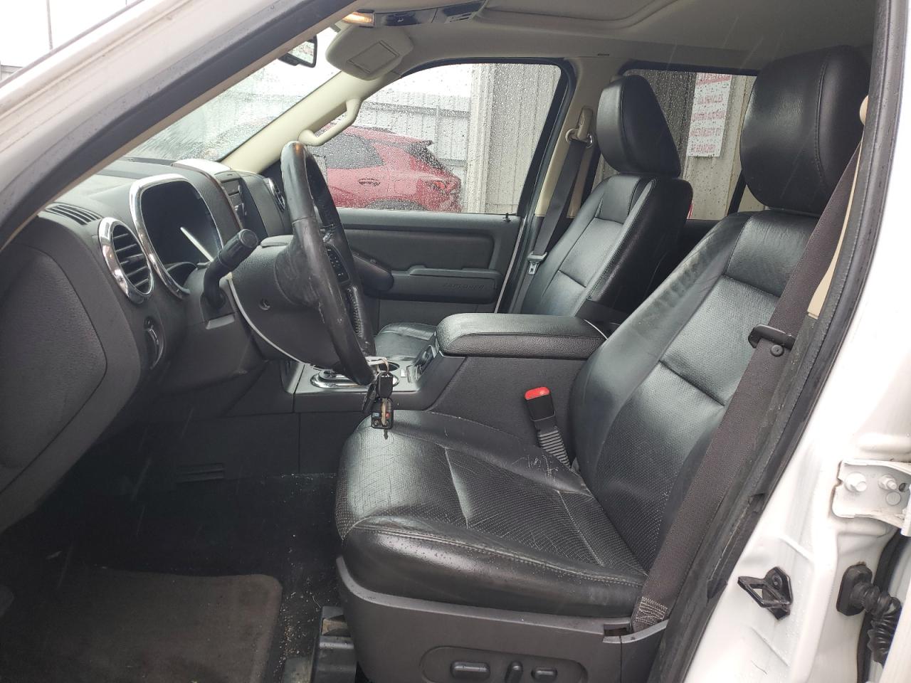 FORD EXPLORER 2010 — 8