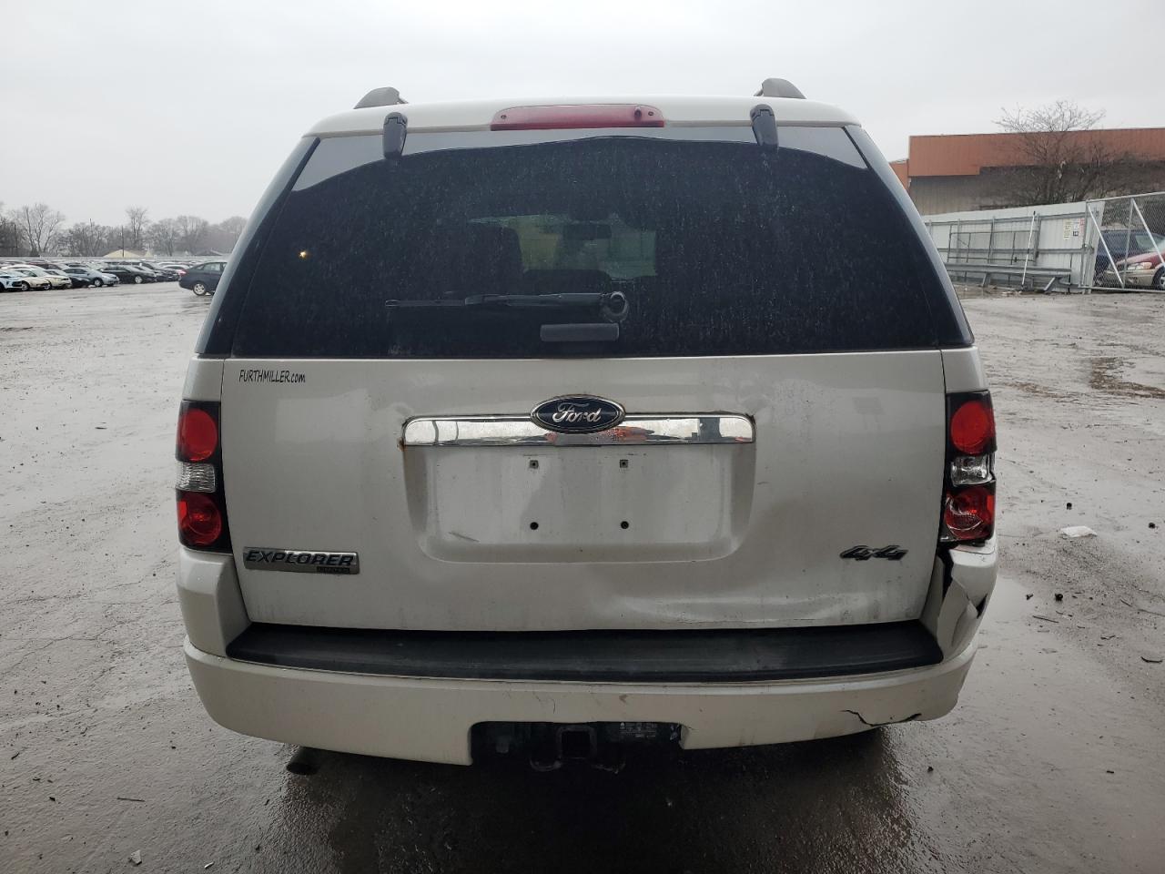 FORD EXPLORER 2010 — 7