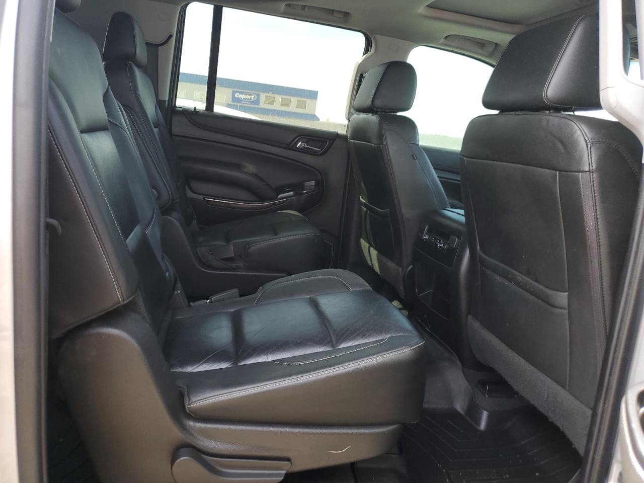 CHEVROLET SUBURBAN 2019 — 12