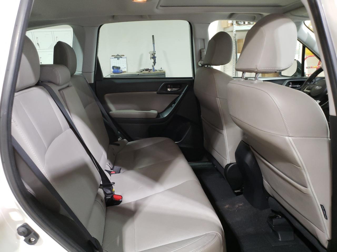 SUBARU FORESTER 2018 — 12