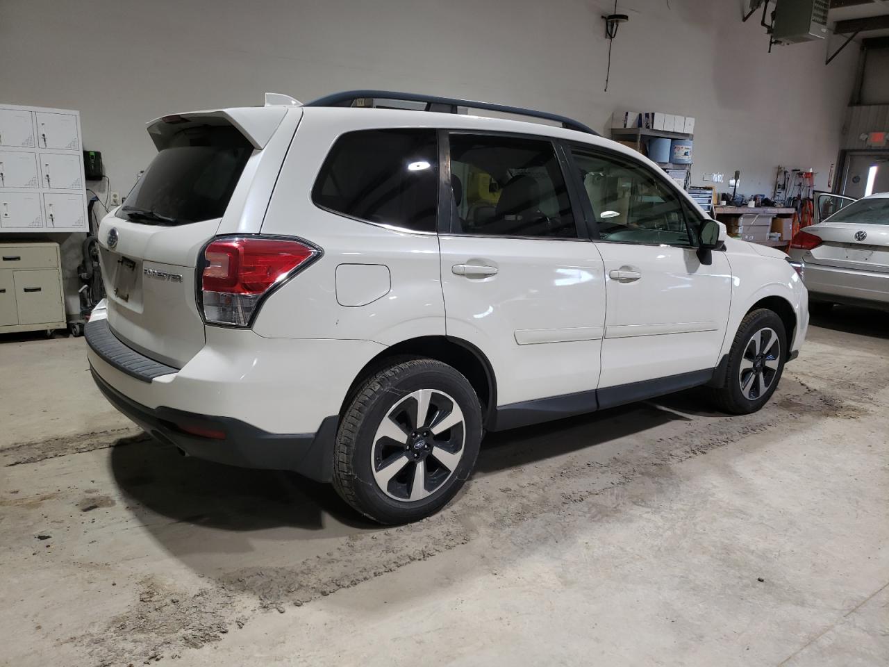 SUBARU FORESTER 2018 — 4