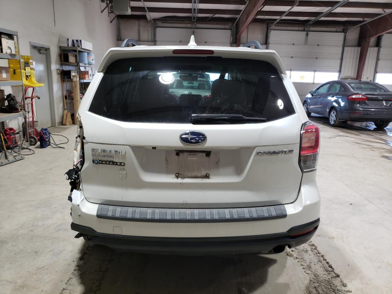 SUBARU FORESTER 2018 — 7