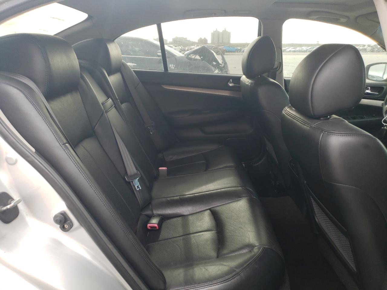 INFINITI G37 2013 — 11