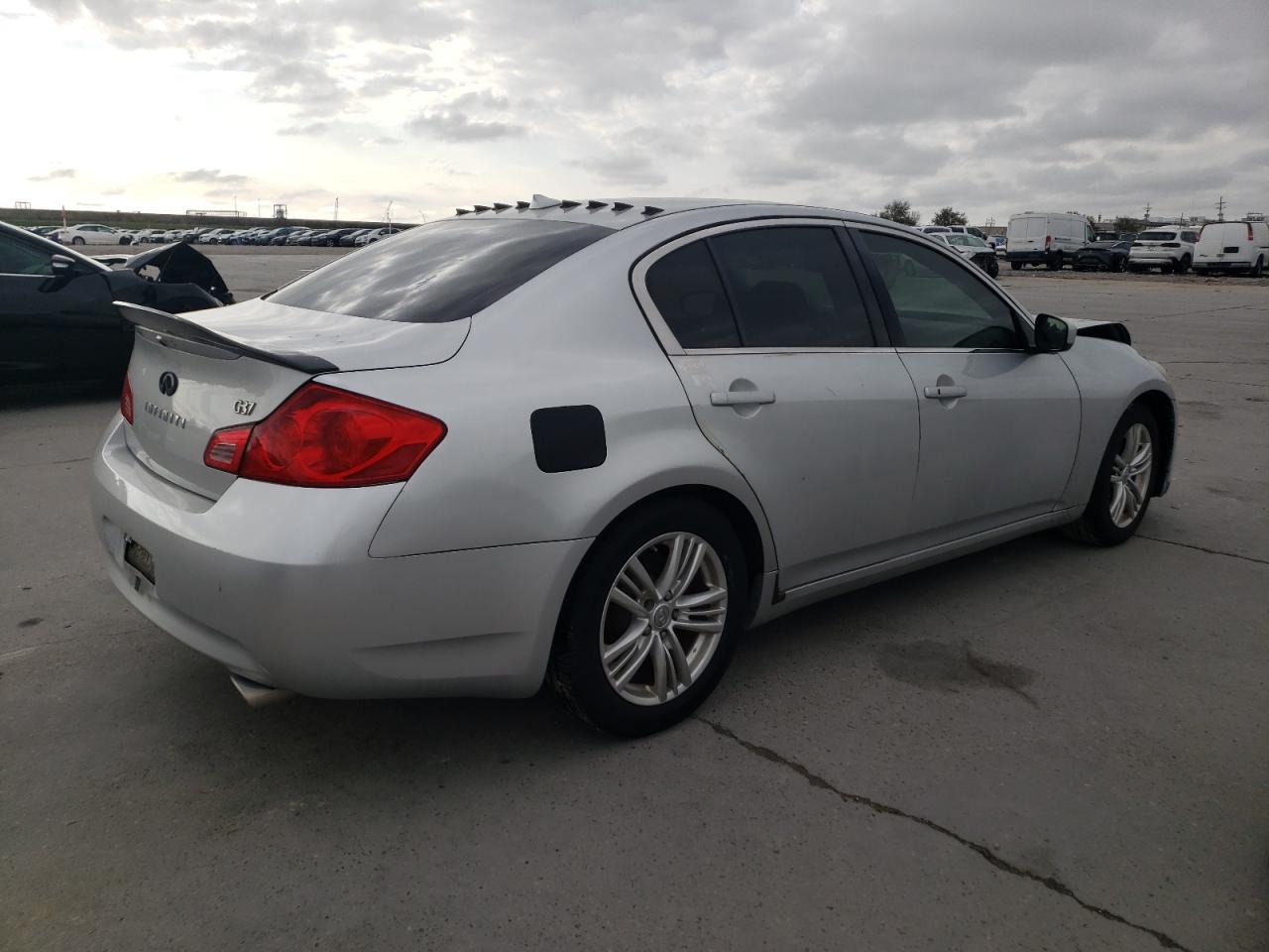 INFINITI G37 2013 — 4