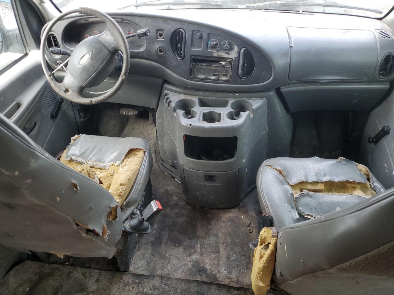 FORD ECONOLINE 2003 — 9