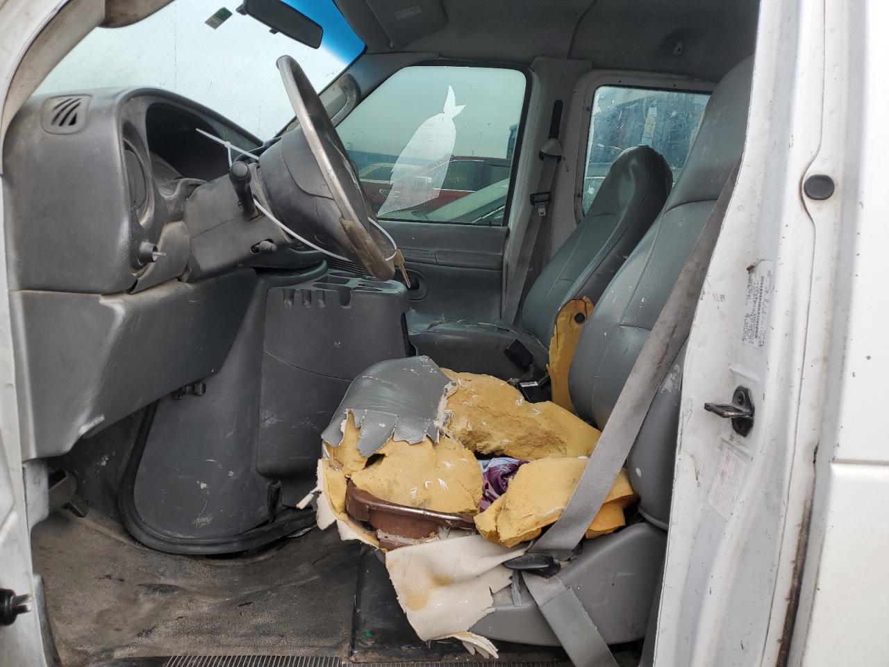 FORD ECONOLINE 2003 — 8