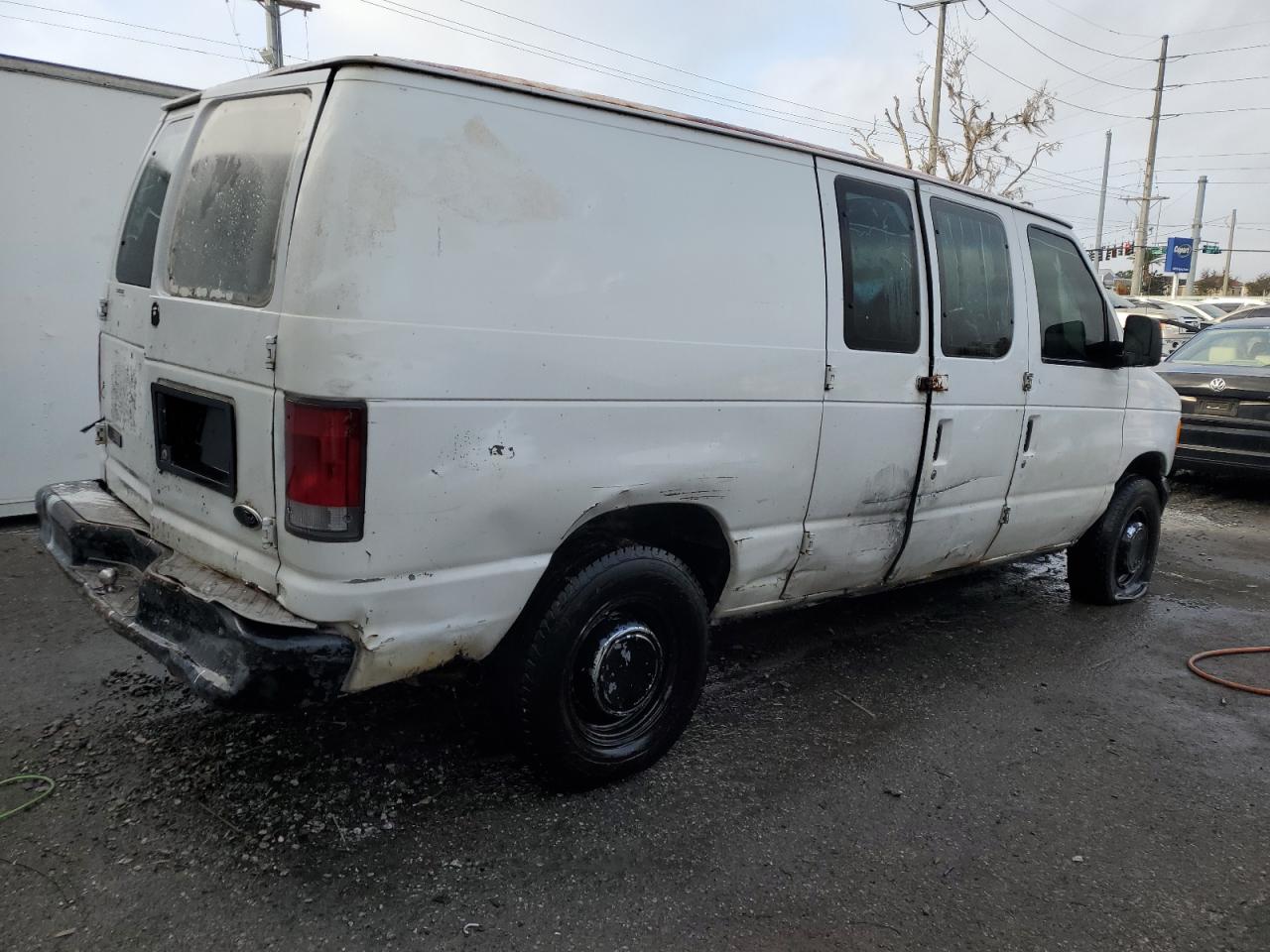 FORD ECONOLINE 2003 — 4