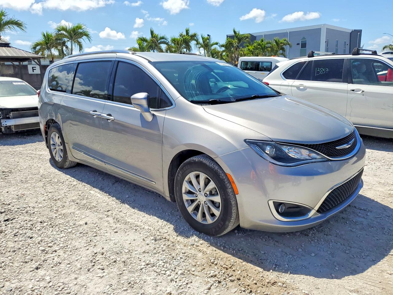 2018 CHRYSLER PACIFICA TOURING L