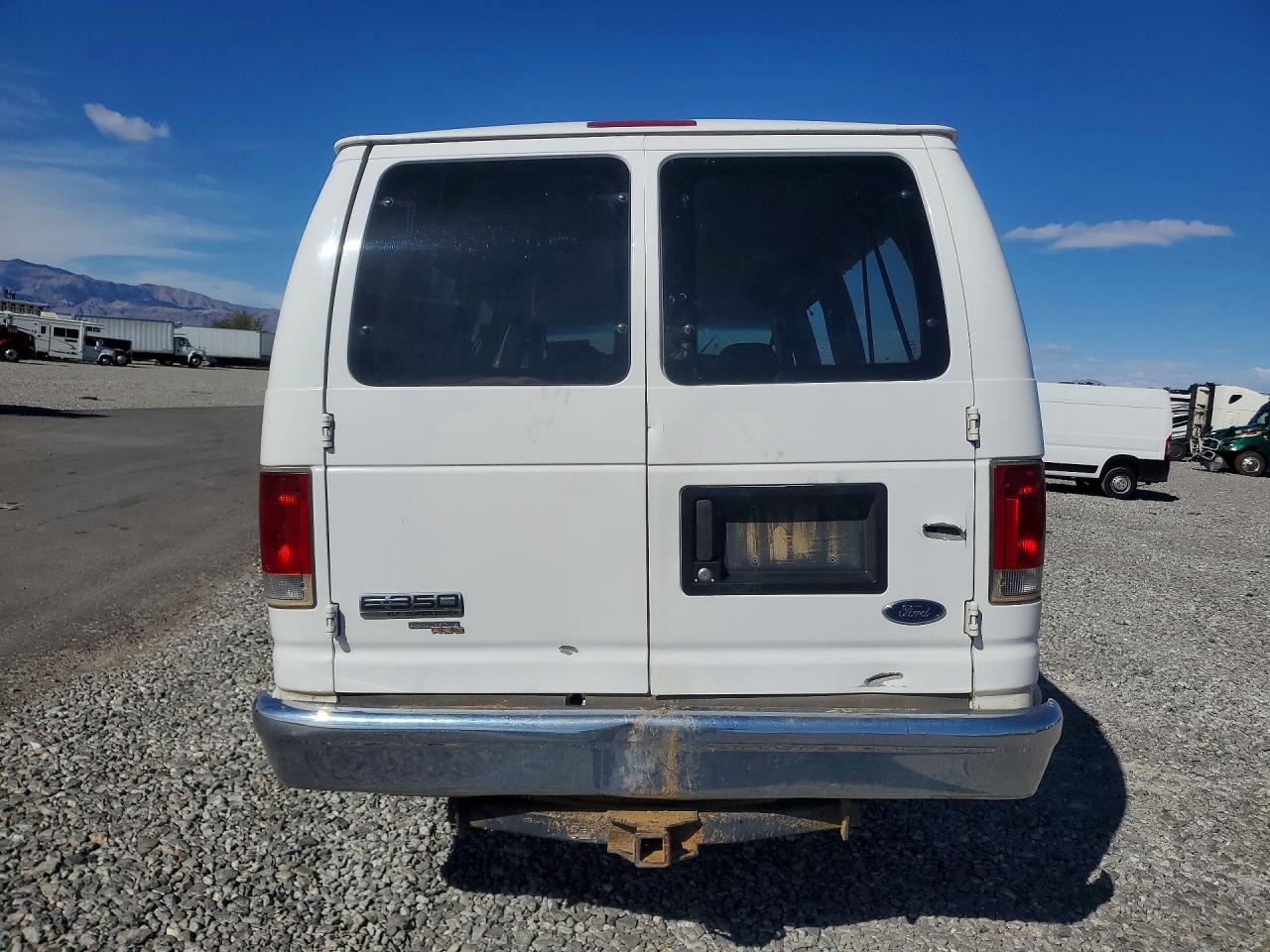FORD ECONOLINE 2008 — 7