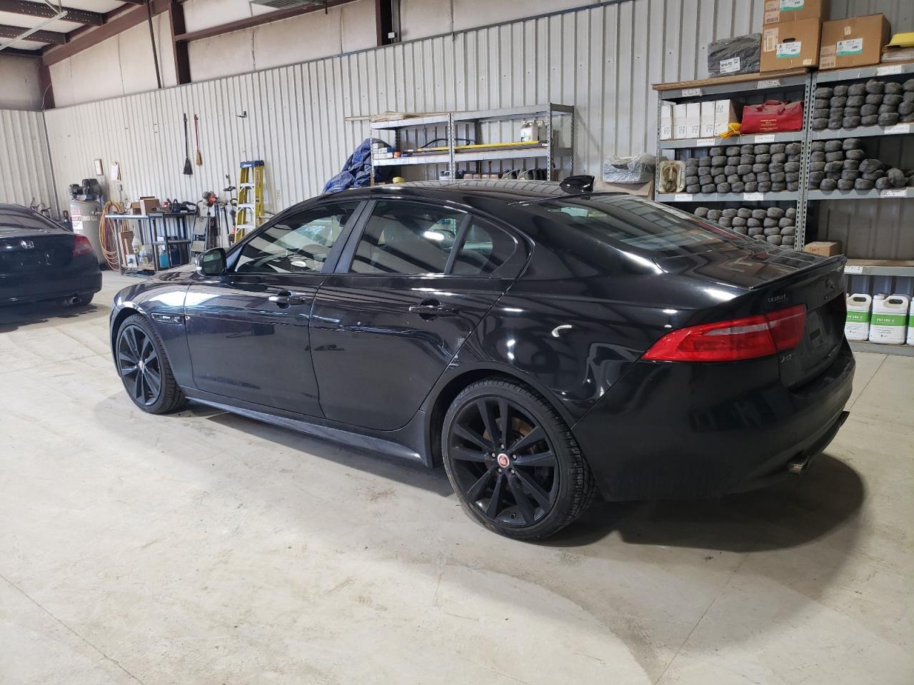 JAGUAR XE 2017 — 3