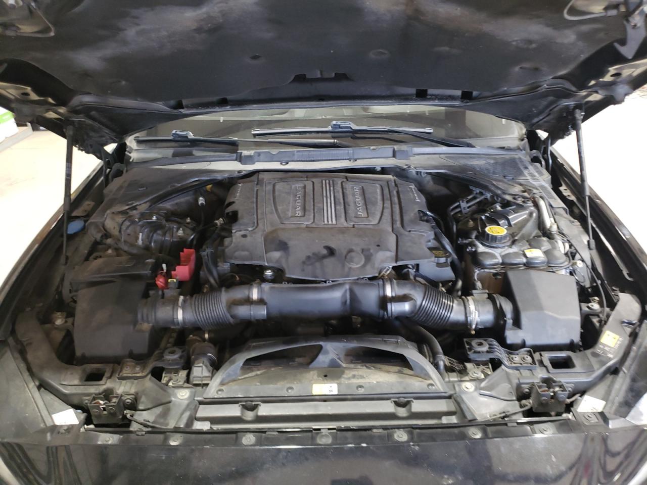 JAGUAR XE 2017 — 12