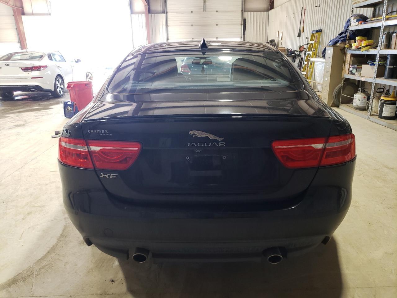 JAGUAR XE 2017 — 7