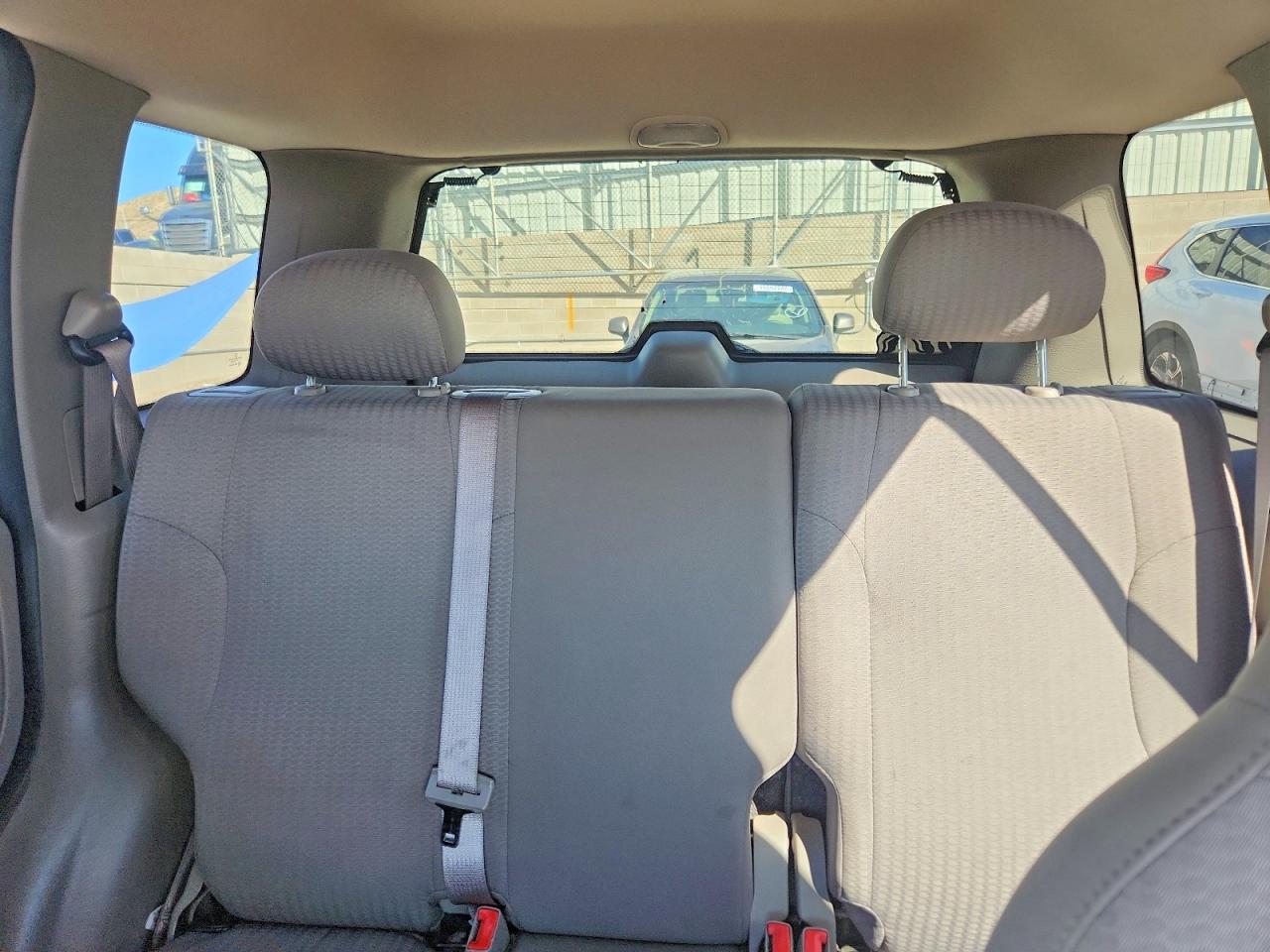 JEEP LIBERTY 2004 — 11