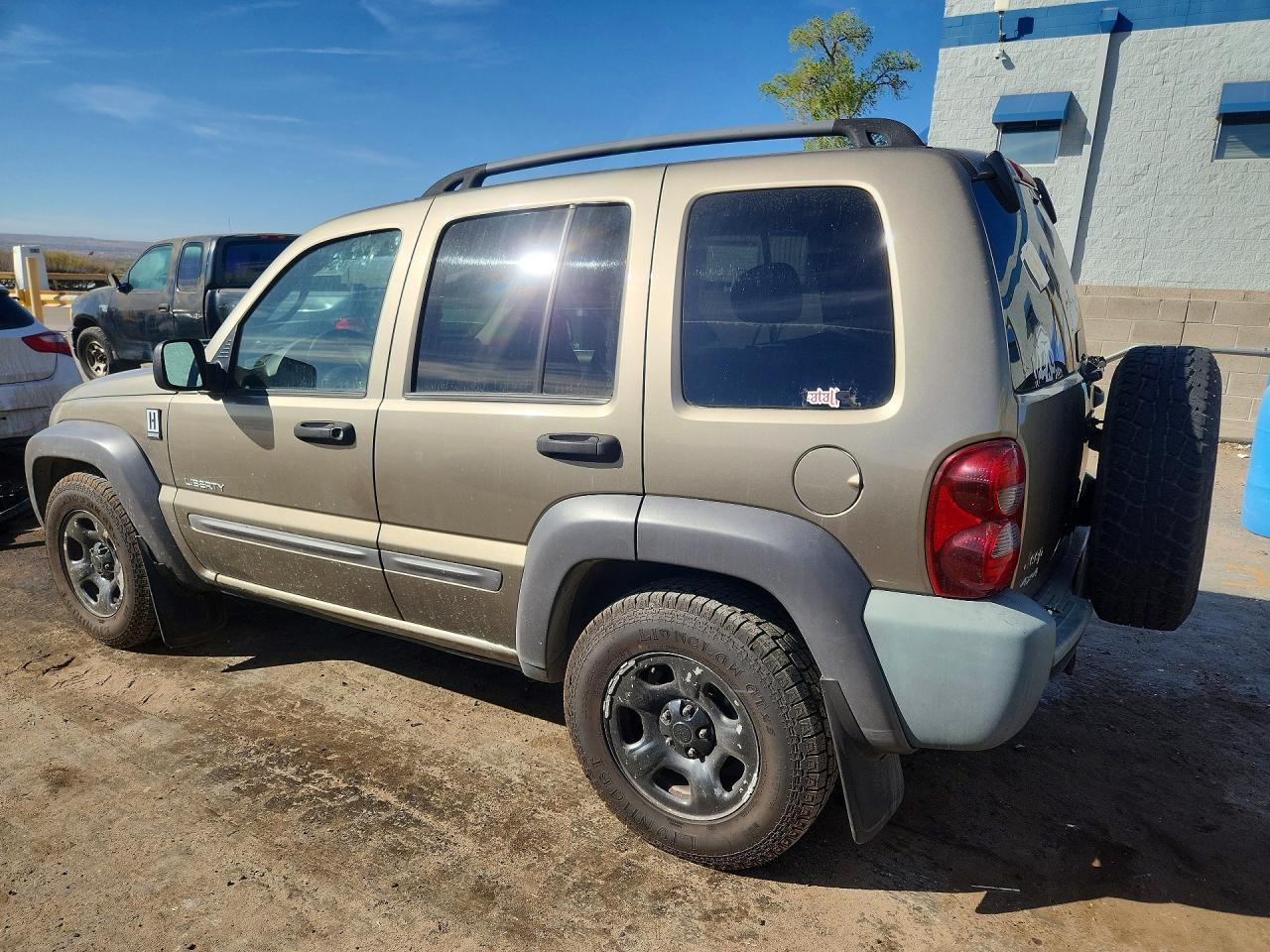 JEEP LIBERTY 2004 — 3