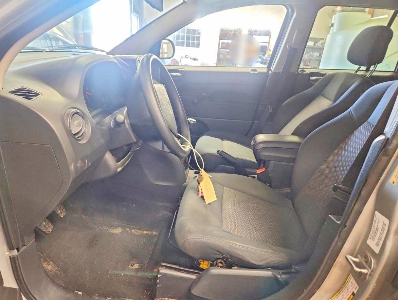 JEEP COMPASS 2010 — 8