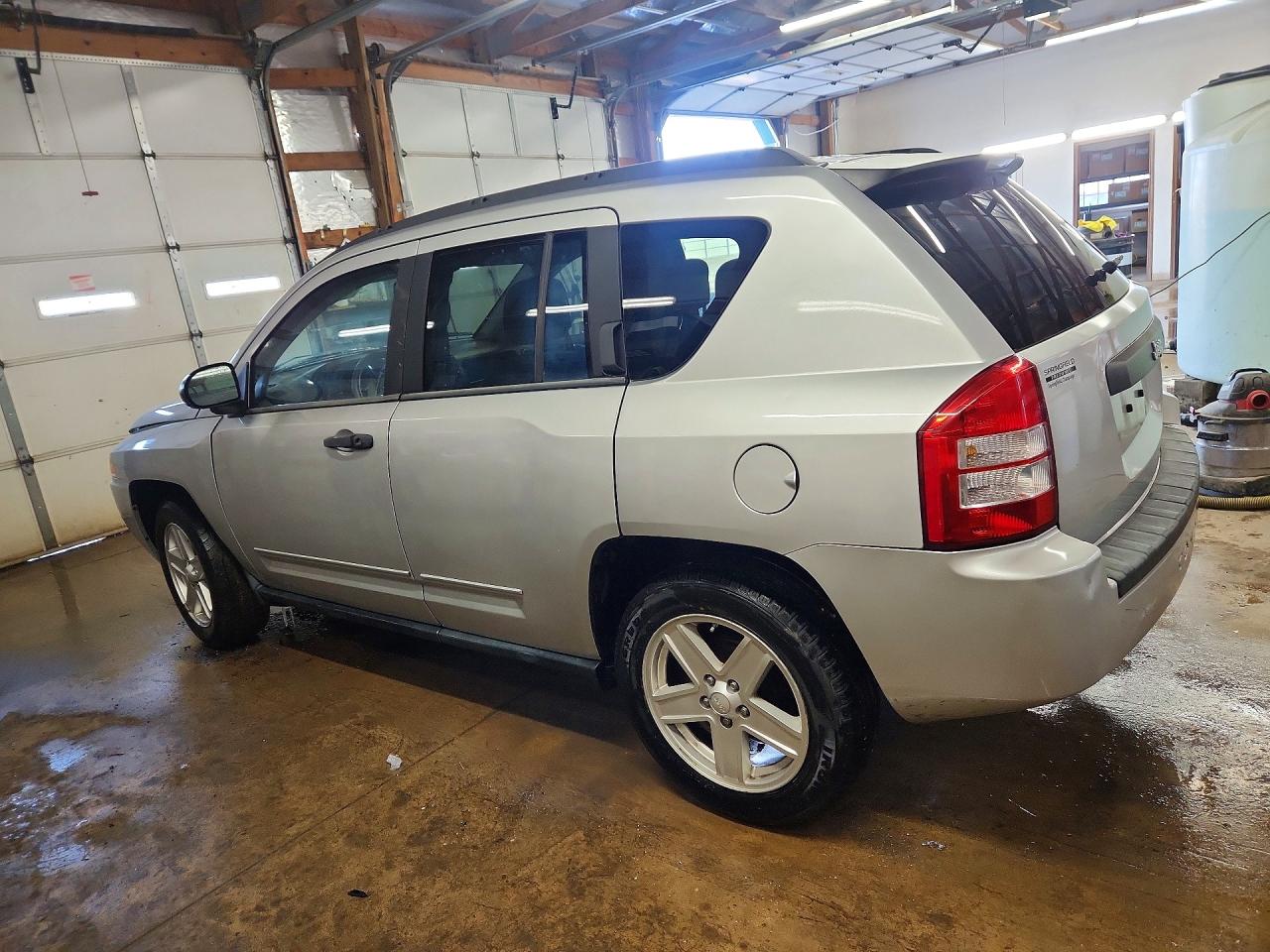 JEEP COMPASS 2010 — 3