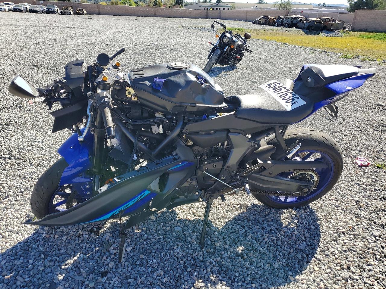 YAMAHA YZFR7 2024 — 4