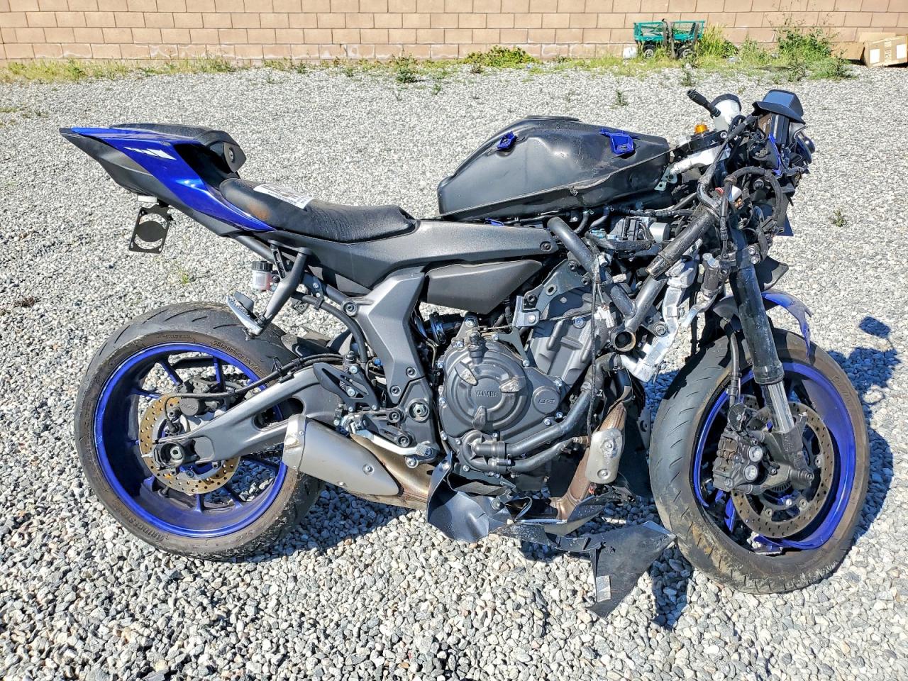 YAMAHA YZFR7 2024 — 2