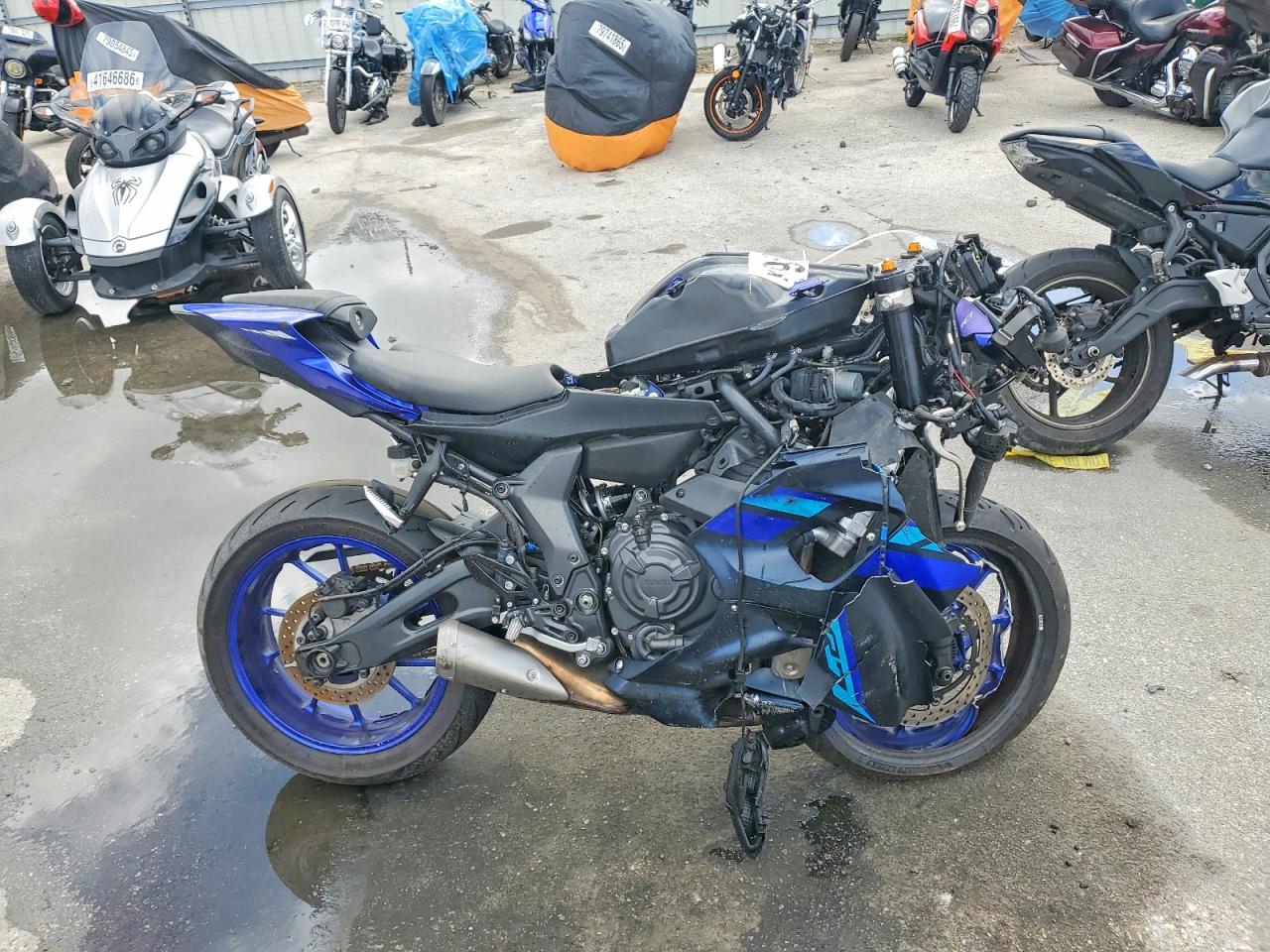YAMAHA YZFR7 2024 — 2