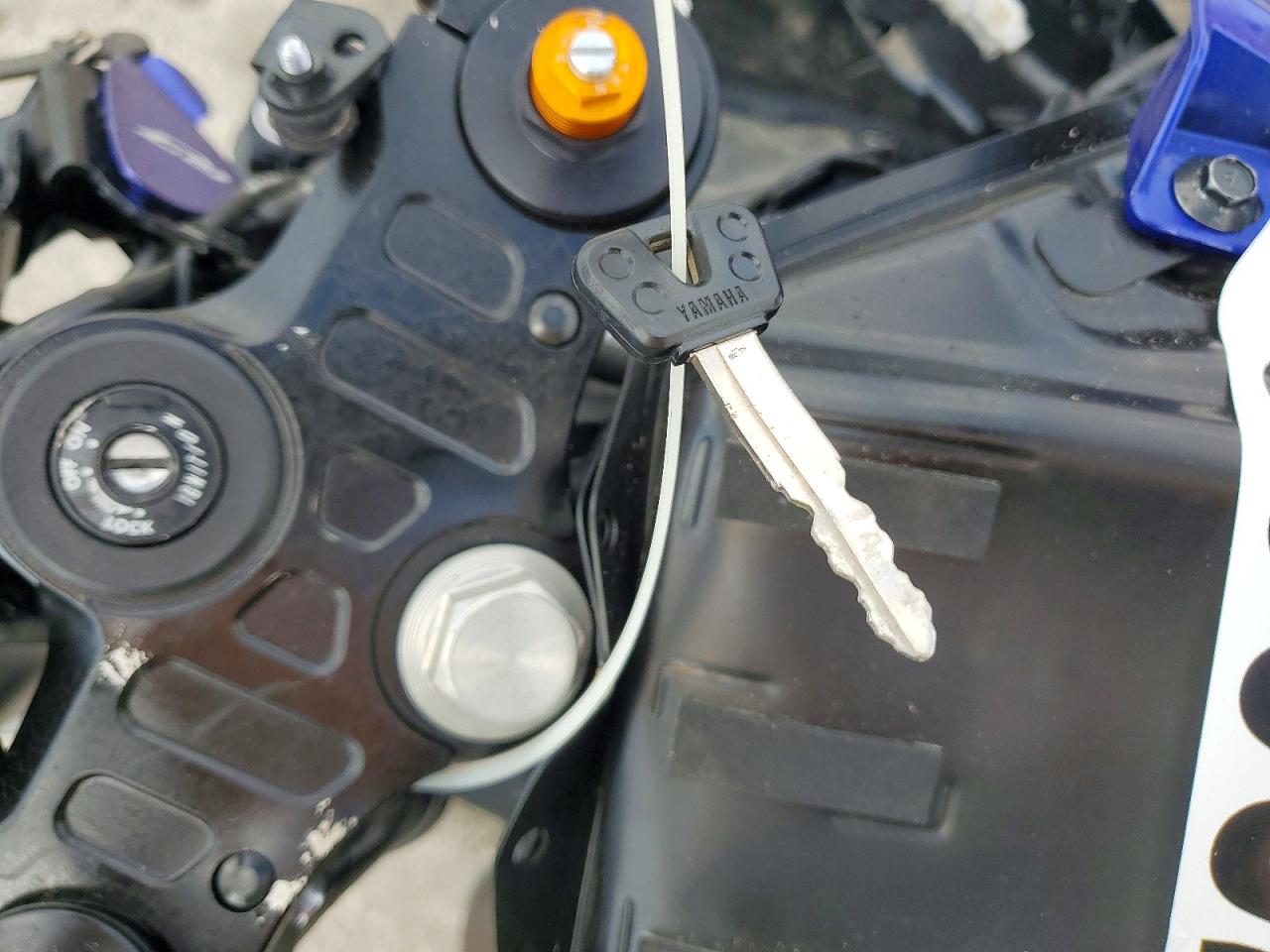 YAMAHA YZFR7 2024 — 9