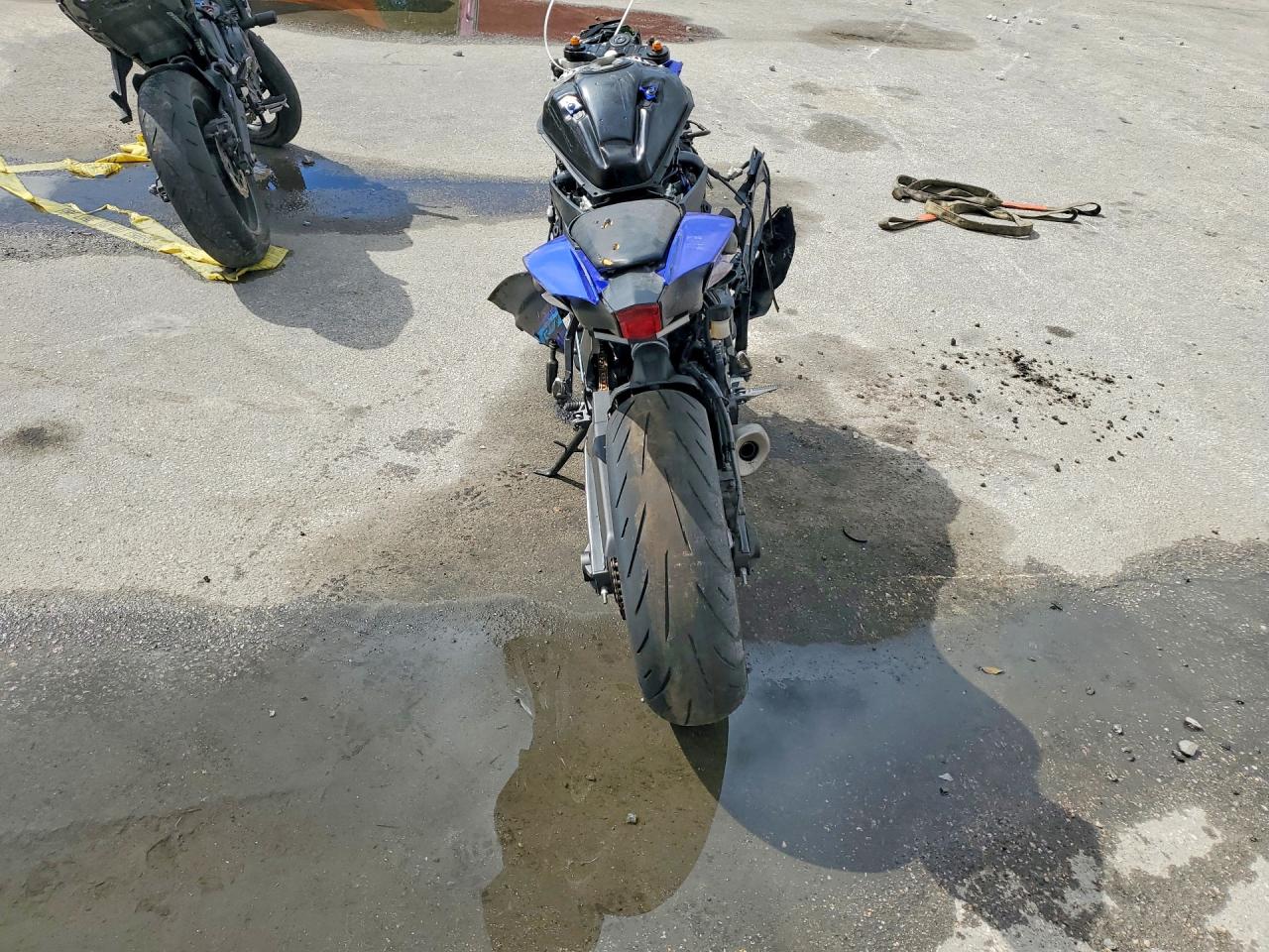 YAMAHA YZFR7 2024 — 5
