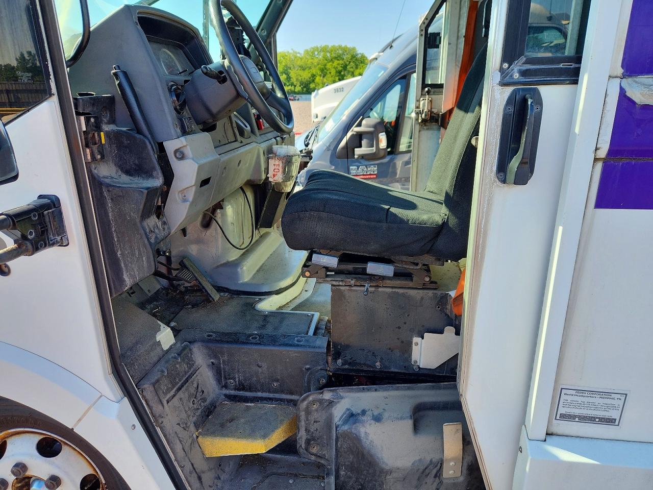 ISUZU NPR 2013 — 8