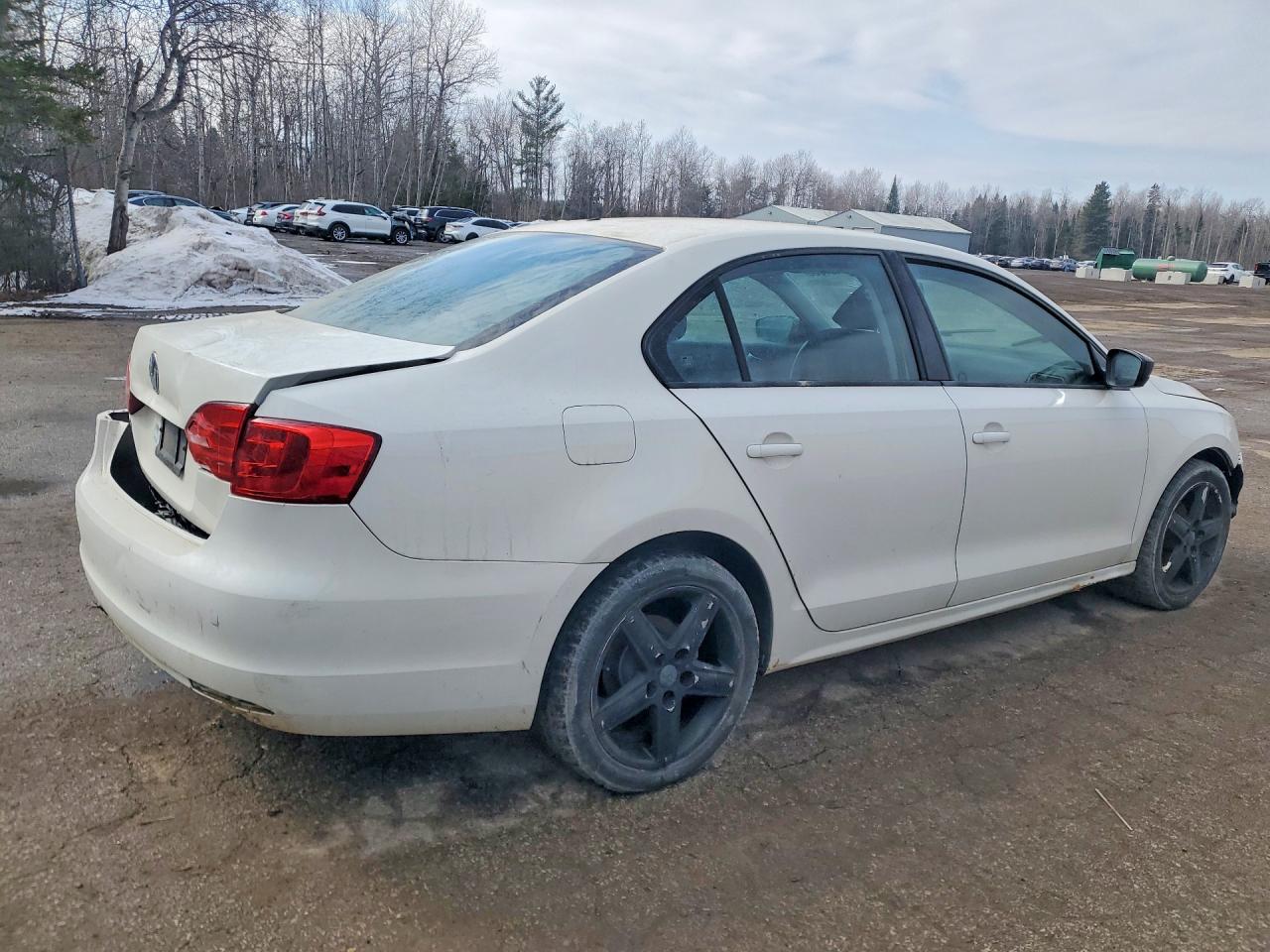VOLKSWAGEN JETTA 2013 — 4