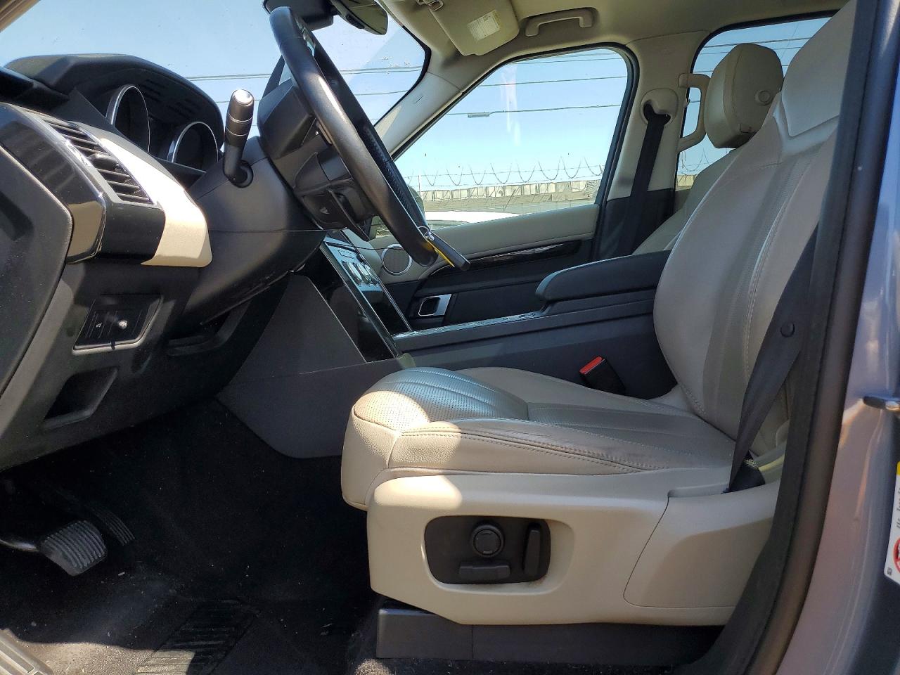 LAND ROVER DISCOVERY 2020 — 8
