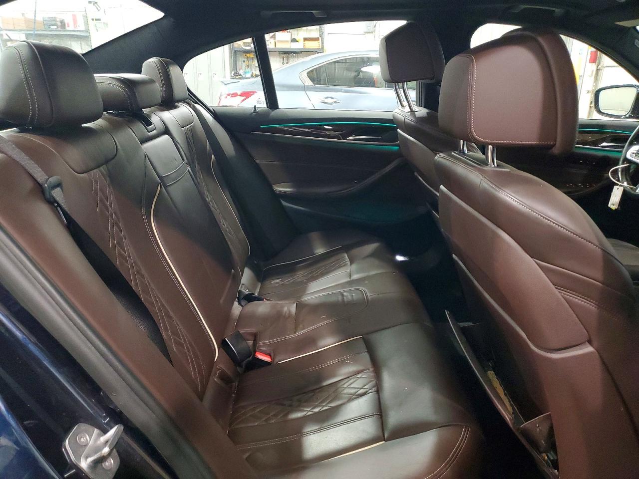 BMW 530 2018 — 11